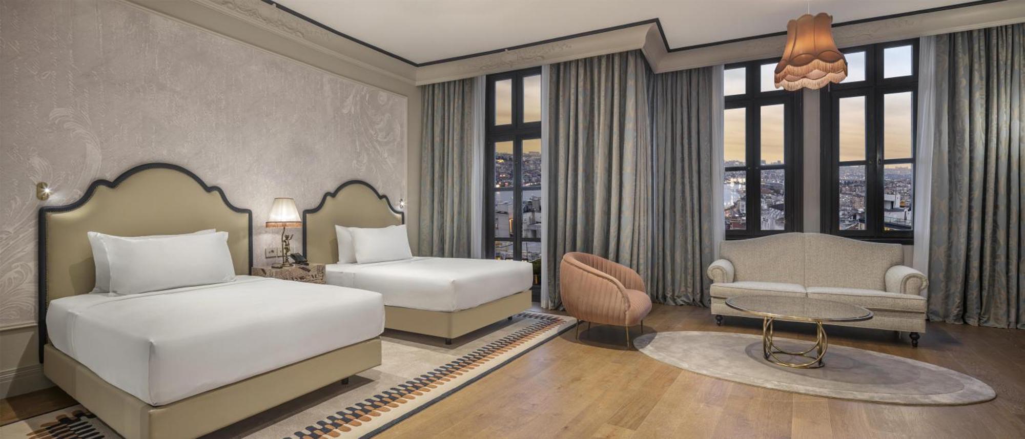 Junior Corner Suite Two Queen Beds View